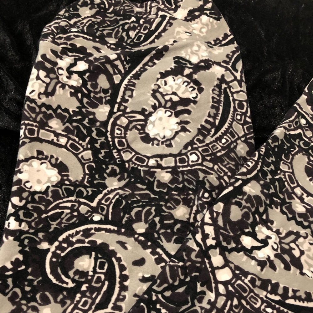 LuLaRoe filagree pattern
